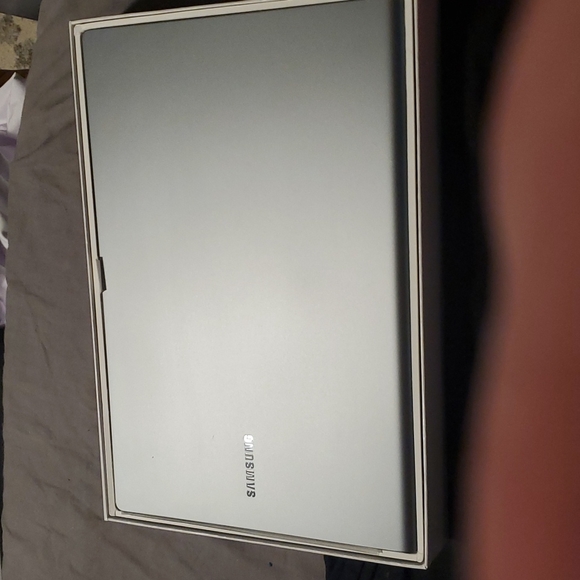 Samsung Galaxybook S 256gb - Picture 2 of 7